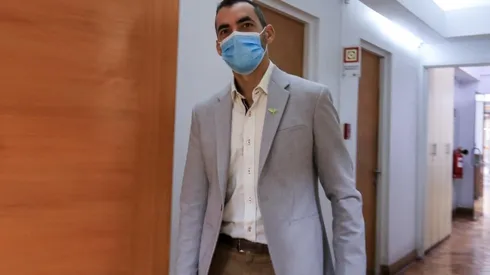 Subsecretario de Salud, Cristóbal Cuadrado asegura que se está evaluando una Quinta Dosis