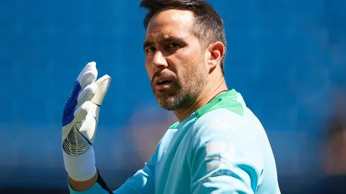 Claudio Bravo fue clave con un tapadón en el final