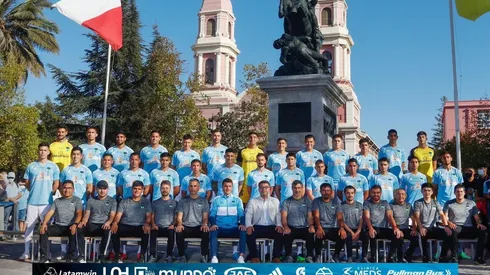 La foto oficial de O'Higgins y el plantel 2022 en la calle... en la Plaza.