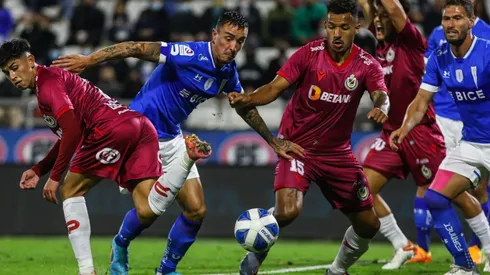 La Serena derrotó a la Católica y la UC suma nuevas dudas con la rotación.