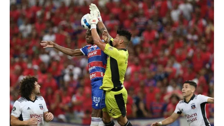 Colo Colo se mentaliza para visitar el domingo a Unión Española por el Campeonato Nacional.