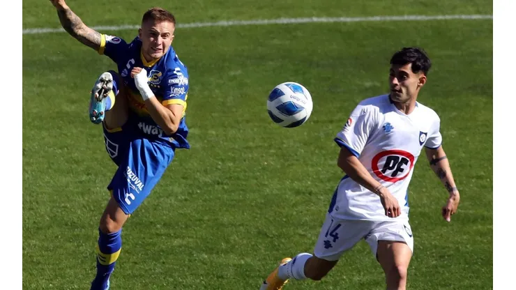 Huachipato derrotó a Everton en el Sausalito.