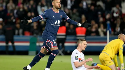 Neymar le anotó dos goles al Lorient