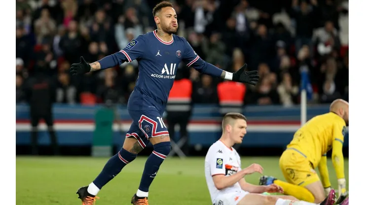 Neymar le anotó dos goles al Lorient