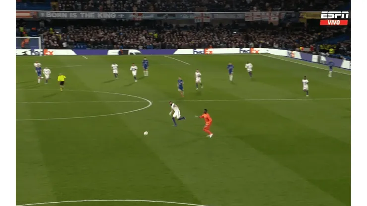 Edouard Mendy se mandó un error impresionante en Champions League.