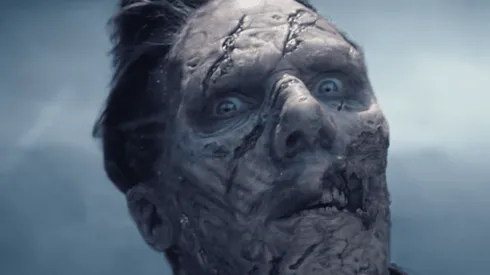 Stephen Strange en su versión zombie para el más reciente adelanto de Doctor Strange en el Multiverso de la Locura.