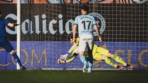 Karim Benzema erró su primer penal enfrentándose a Matías Dituro.
