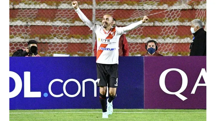 Marcos Riquelme fue la gran figura de la noche en La Paz.