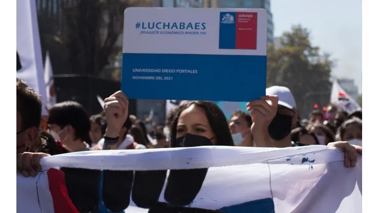 La Confech convoca al primer paro estudiantil en el Gobierno de Boric, exigiendo el aumento del monto de la Tarjeta Junaeb