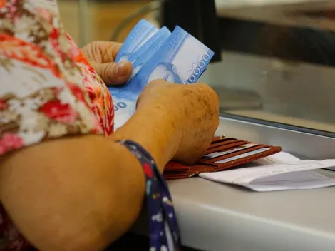 ¿Cómo puedo postular al Bono Dueña de Casa y cuál es la fecha de pago?