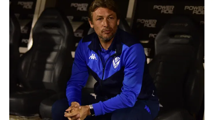 El periodista deportivo advirtió que su gran paso por Vélez Sarsfield es un buen indicador de que el exfutbolista argentino puede ser una buena carta para la selección chilena.