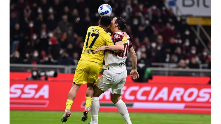 Gary Medel sufrió un duro choque con Zlatan Ibrahimovic.