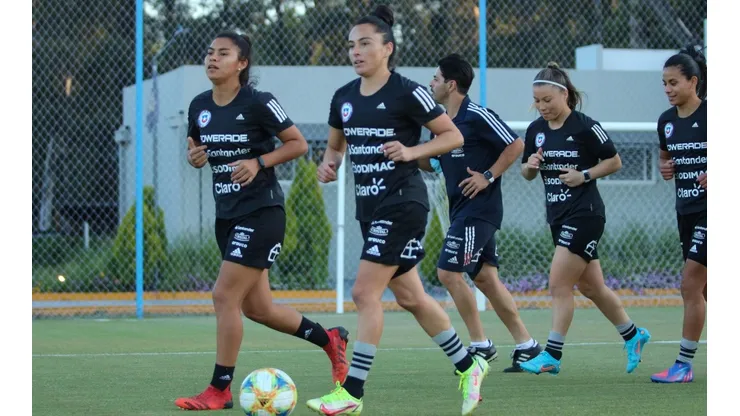 La Roja Femenina ya está en Argentina para los dos amistosos