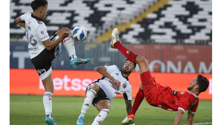 Colo Colo viene de golear a La Calera