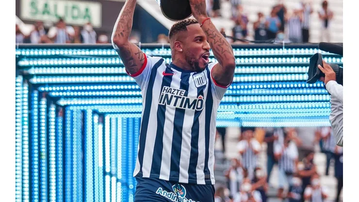 Jefferson Farfán será baja en Copa Libertadores y no estará ante Colo Colo