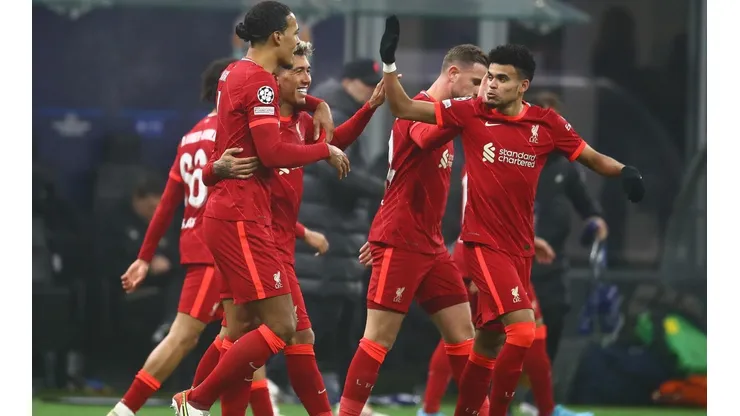 Gracias a los goles de Firmino y Salah los reds avanzaron de ronda en la Champions League.
