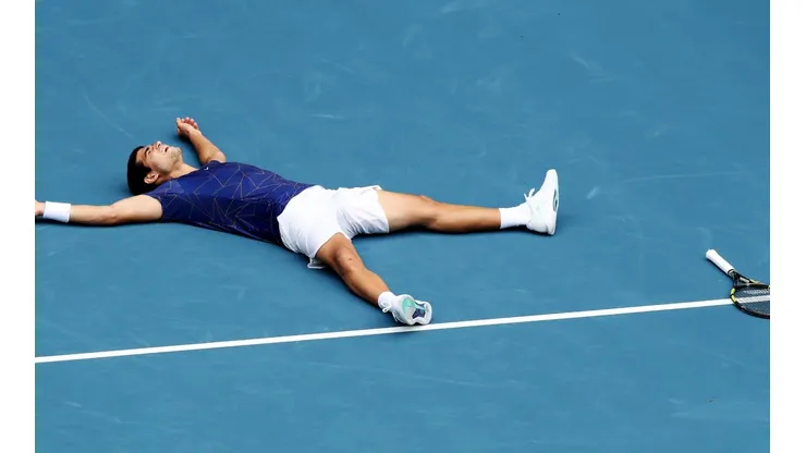 Alcaraz festeja luego de conseguir el título ante Casper Ruud en Miami