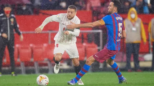 Barcelona tiene 3 puntos menos que Sevilla en La Liga.