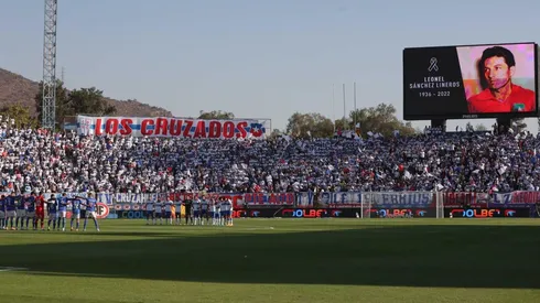 Los hinchas de la UC mostraron su peor cara con potentes gritos en medio de homenaje a Leonel Sánchez