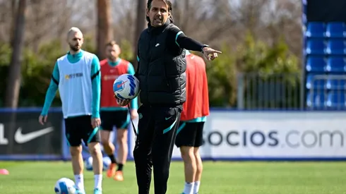 Simone Inzaghi no contaría con los dos chilenos de titulares ante Juventus.