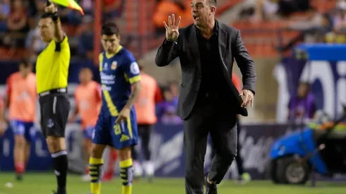 Pablo Guede tendrá su primera experiencia como DT en Europa