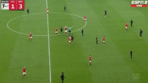 Bayern Munich estuvo unos segundos con 12 jugadores en campo.
