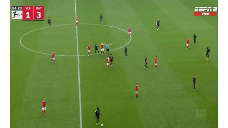 Bayern Munich estuvo unos segundos con 12 jugadores en campo.