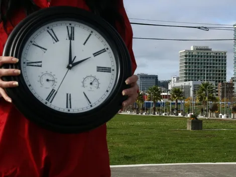¿Cuándo se cambia la hora en Chile y cómo hacerlo en tu dispositivo móvil?