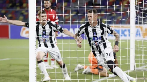 Cuando quedaban cinco minutos cae el empate de Huracán por un rebote.