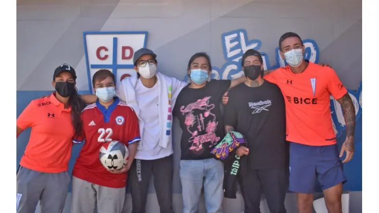 La UC compartió con Distoria FC en San Carlos de Apoquindo.