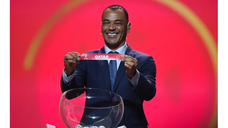 Cafú fue uno de los encargados de dar a conocer los destinos de las selecciones.