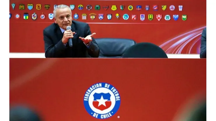 Javier Castrilli está en el ojo del huracán y los árbitros piden su renuncia a la ANFP