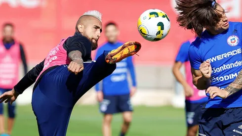 Arturo Vidal eludió las polémicas con los dirigentes antes de su regreso a Italia