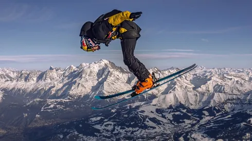 Salto desde globo aerostático + paracaidismo + speedriding en la misma secuencia.