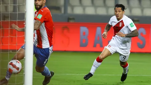 Gianluca Lapadula comandó a la selección de Perú en la cancha para vencer a Paraguay y meterse en el repechaje para el Mundial de Qatar 2022.