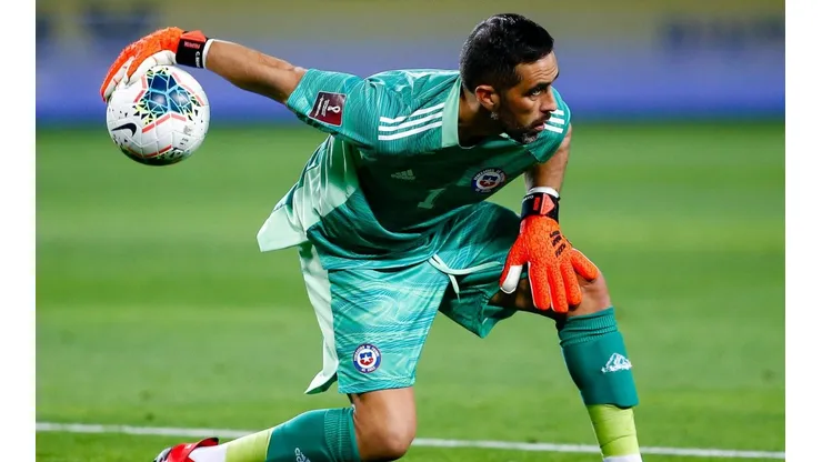 Claudio Bravo le envió un emotivo mensaje a sus compañeros previo al choque con Uruguay