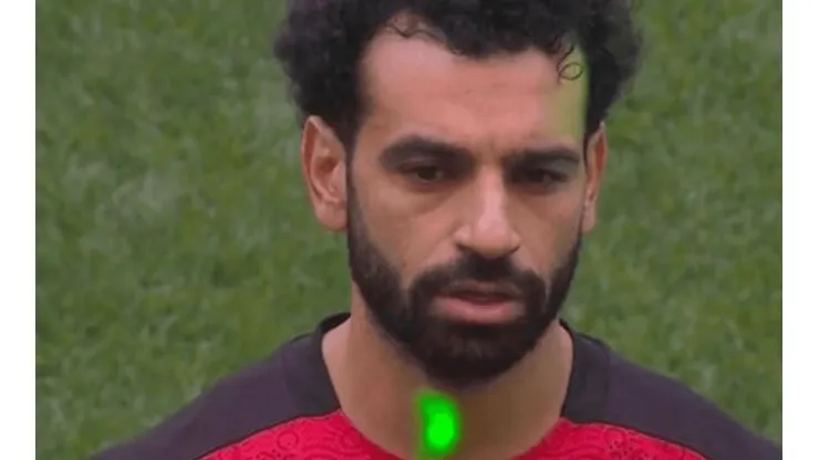 Los lásers no dejaron tranquilo a Salah