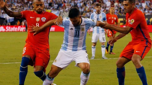 Jara le ve mucha cuerda aún a sus ex compañeros de la Roja