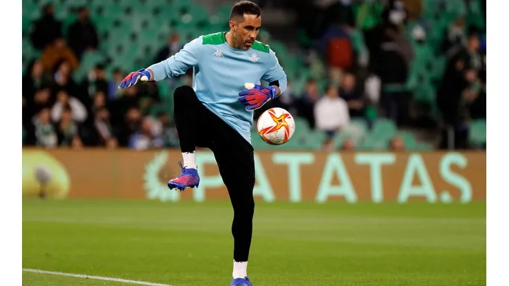 Claudio Bravo espera volver a la titularidad este domingo ante el Osasuna por La Liga