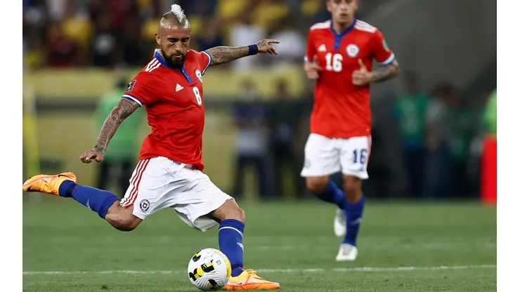 Arturo Vidal aleonó a Chile antes del partido con Uruguay.
