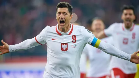 Lewandowski celebra su gol que lleva a Polonia al Mundial