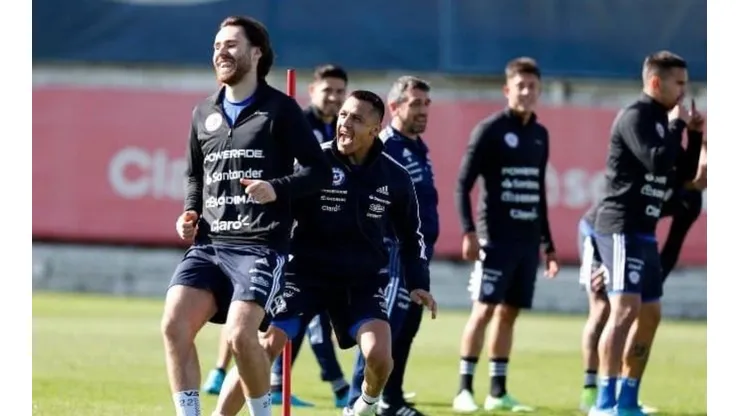 Ben Brereton en los entrenamientos de la Roja