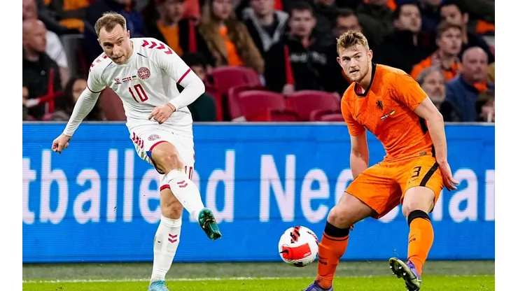De Ligt marca a Eriksen en el duelo entre Dinamarca y Holanda