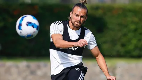 Christian Santos, quien tuvo su estreno goleador en la última fecha, fue titular ya que Juan Martín Lucero estuvo reservado por precaución.