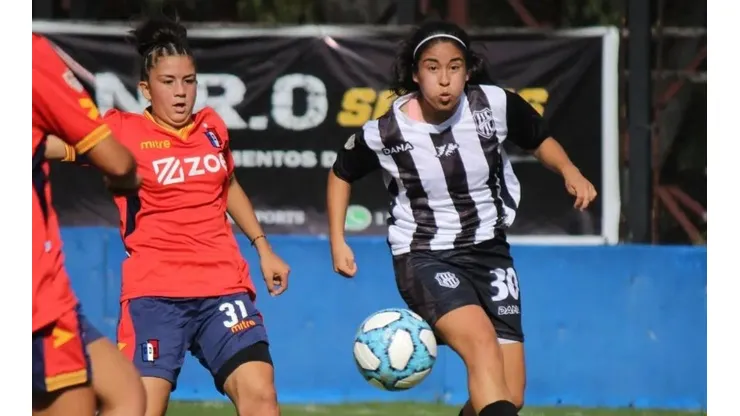Panchi Olmos anota gol en El Porvenir y es elegida mejor jugadora