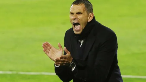 El ex entrenador de la UC vivió su primer partido como adiestrador de la selección griega de fútbol y celebró ante Rumania.