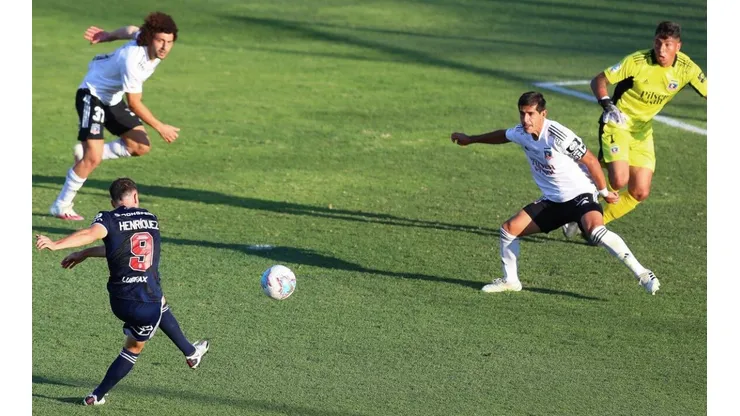 Henríquez tuvo una gran chance de anotar ante los albos en el torneo de 2020