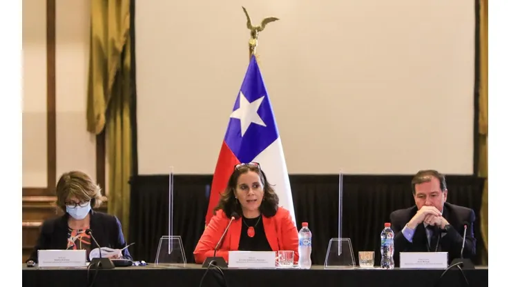 Canciller Antonia Urrejola liderando el Consejo Asesor para el caso del río Silala