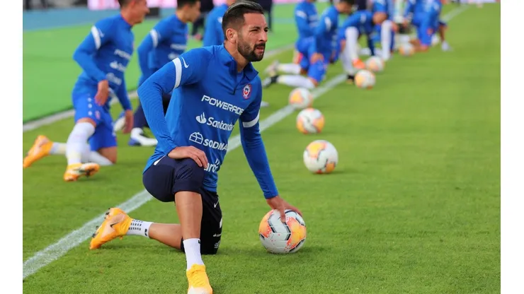 Mauricio Isla acumula 135 partidos oficiales con la selección chilena y es uno de los grandes de la historia de la Roja
