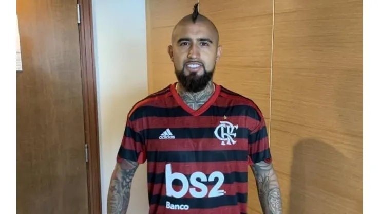 Arturo Vidal en varias oportunidades ha posado con la camiseta del Flamengo.